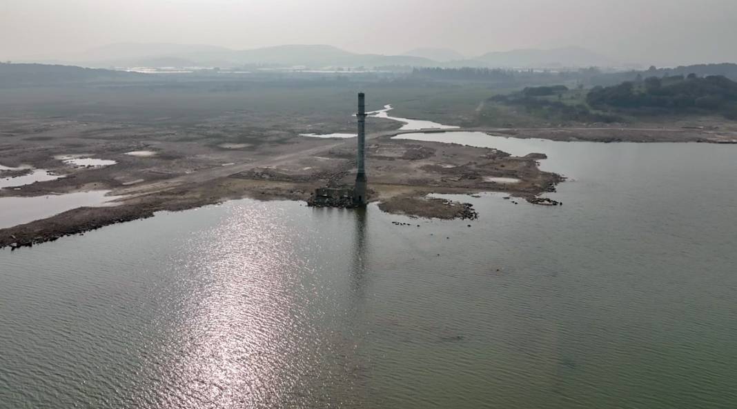 Kuruyan barajın altından çıkanlar şaşırttı! İklim krizinin sonuçları çok ağır olacak 9